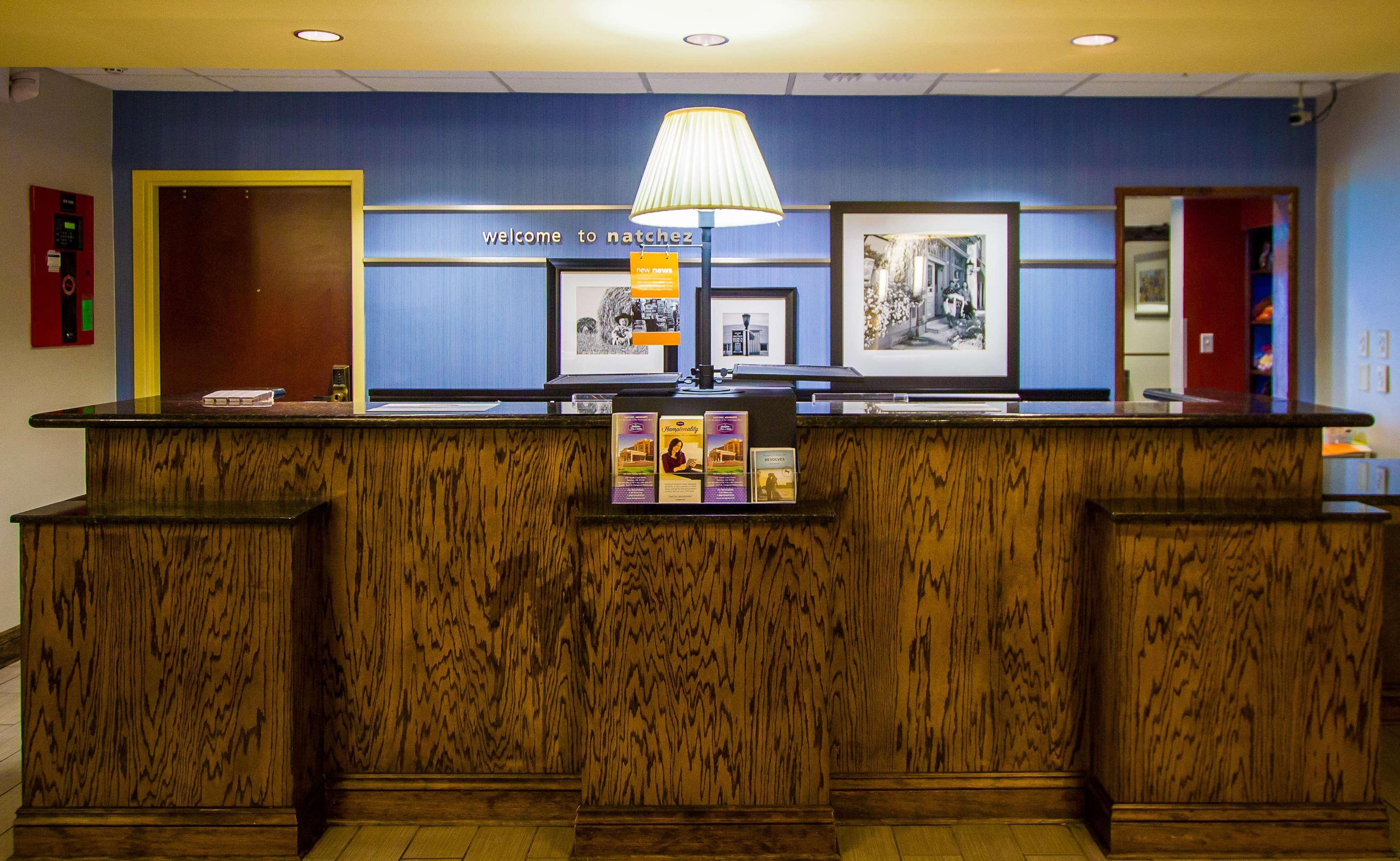 Hampton Inn&Suites Natchez Buitenkant foto